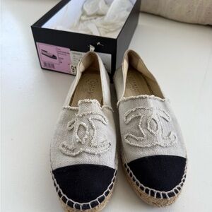 SOLD
CHANEL Cream Espadrilles with Iconic C